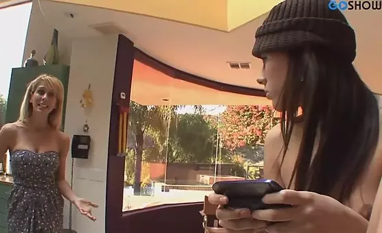 Roommates Double Masturbation